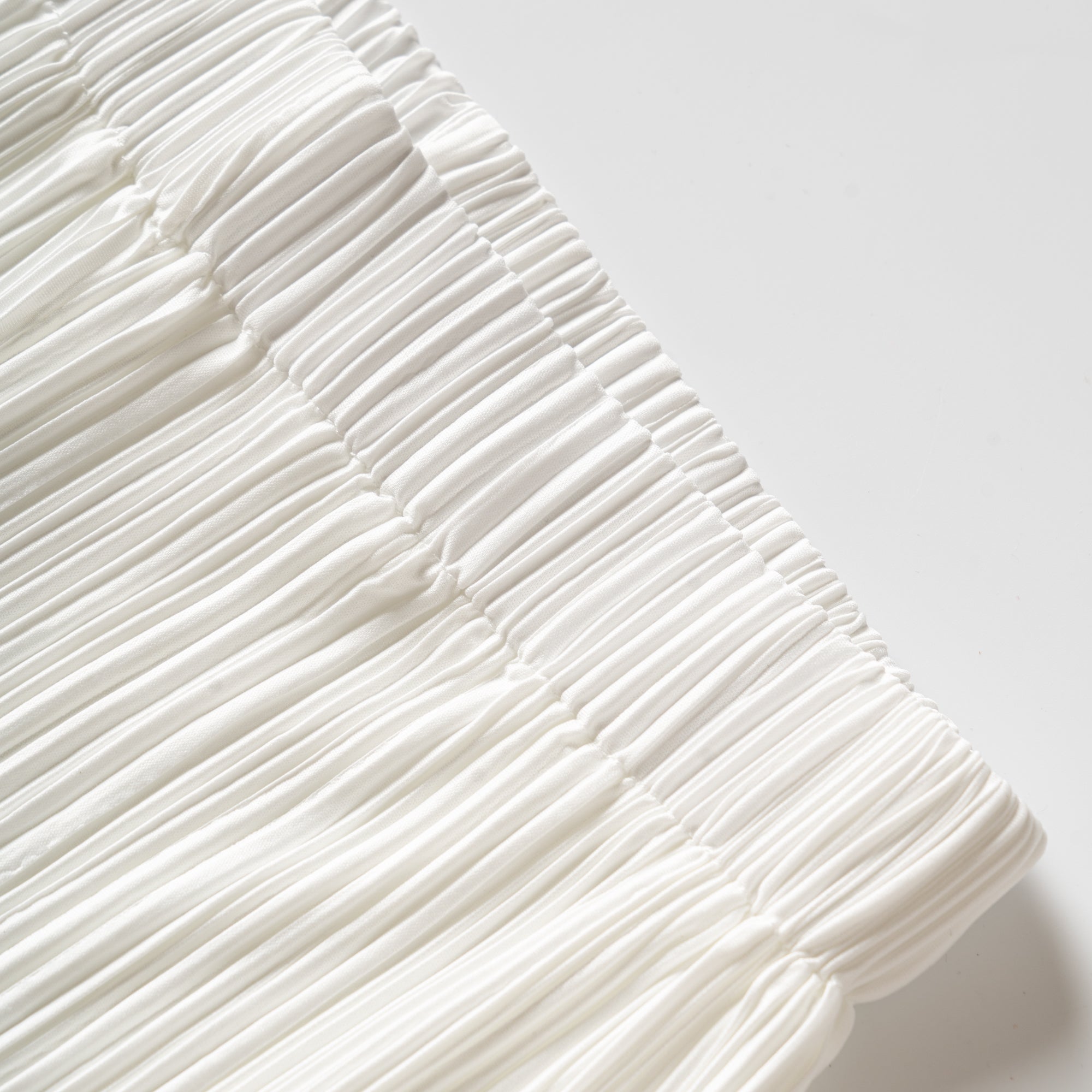 White Solid High Waist Pleated Wide-Leg Pants