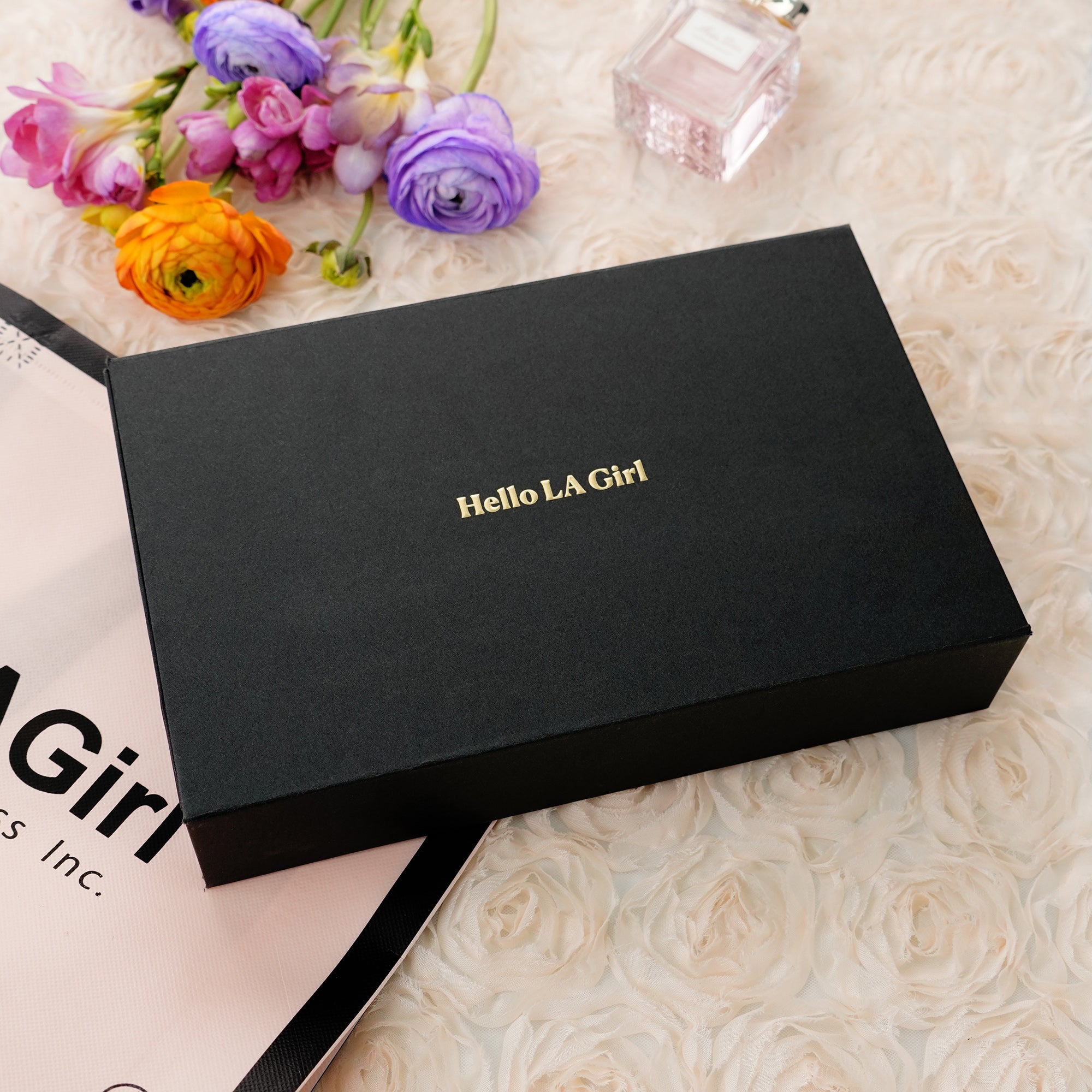 Hello.LA.Girl Gift Box